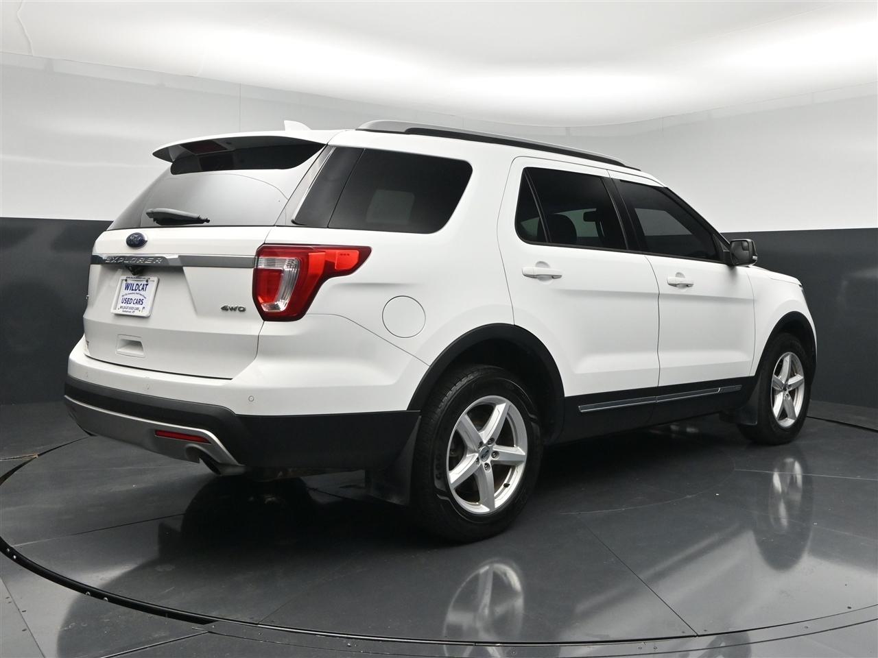 Ford Explorer XLT 4WD 2017
