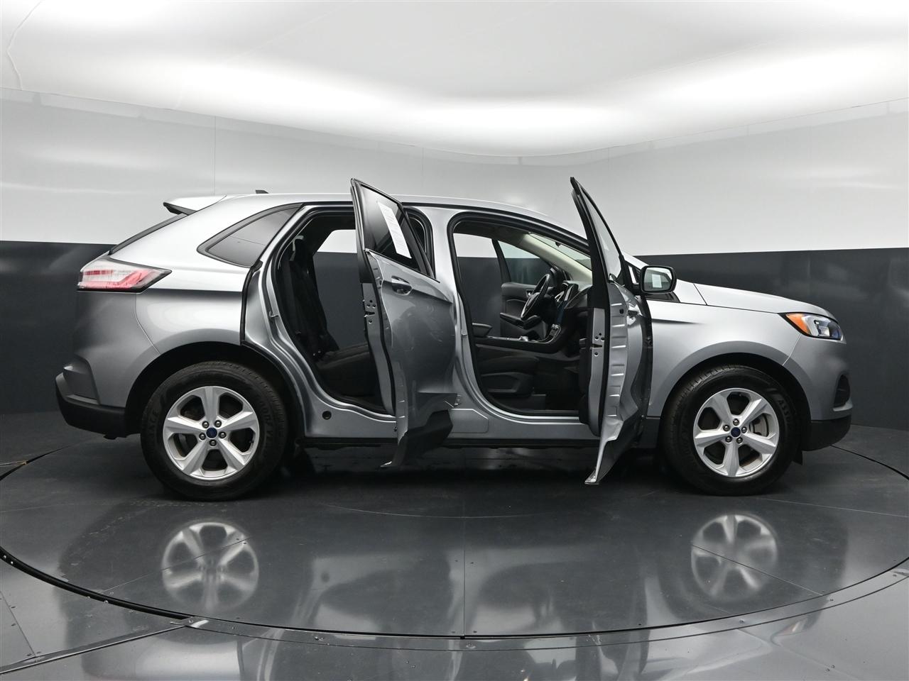Ford Edge SE FWD 2021