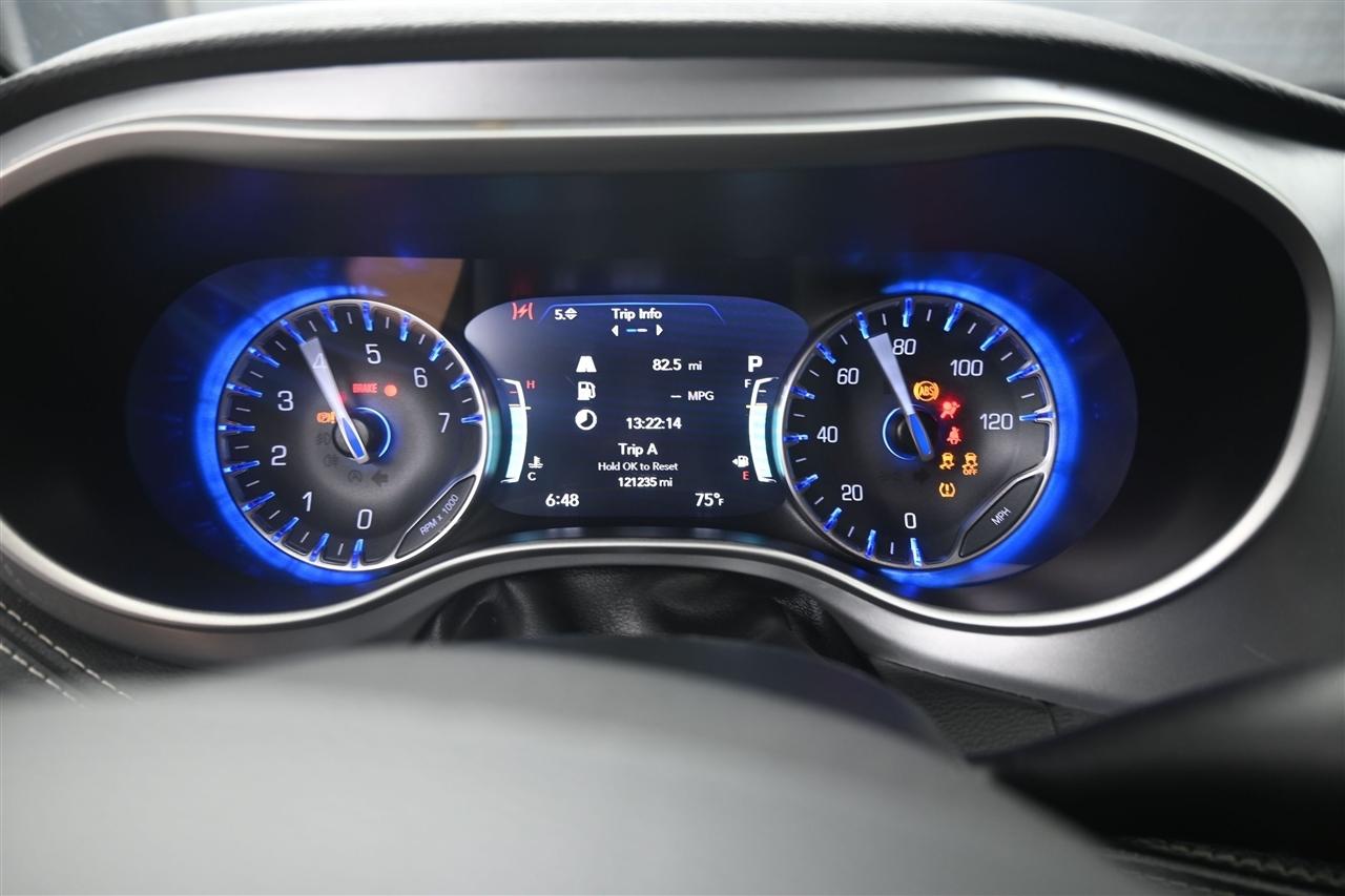 Chrysler Pacifica Touring 2023
