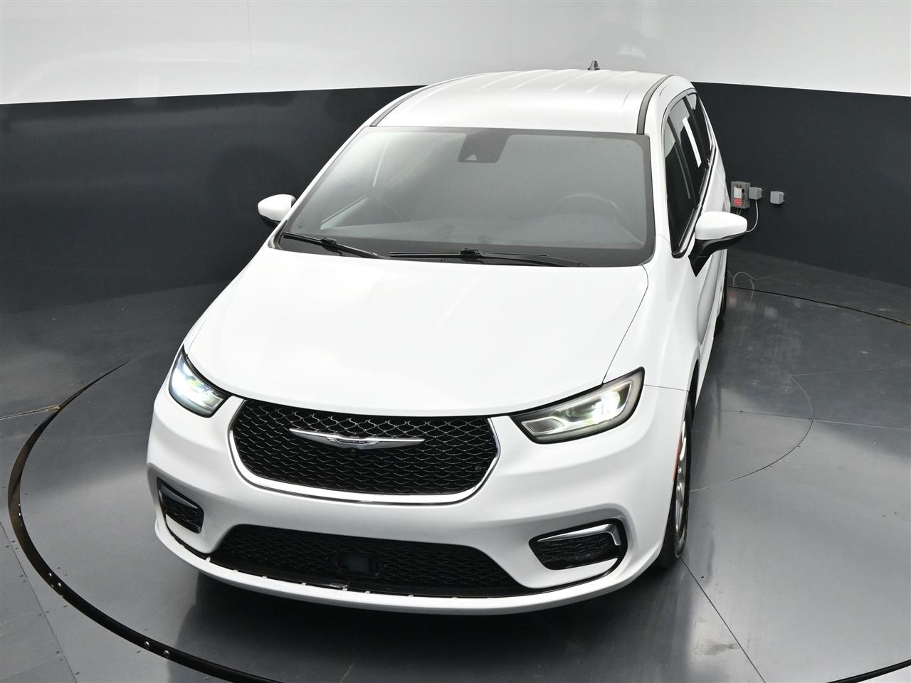Chrysler Pacifica Touring 2023