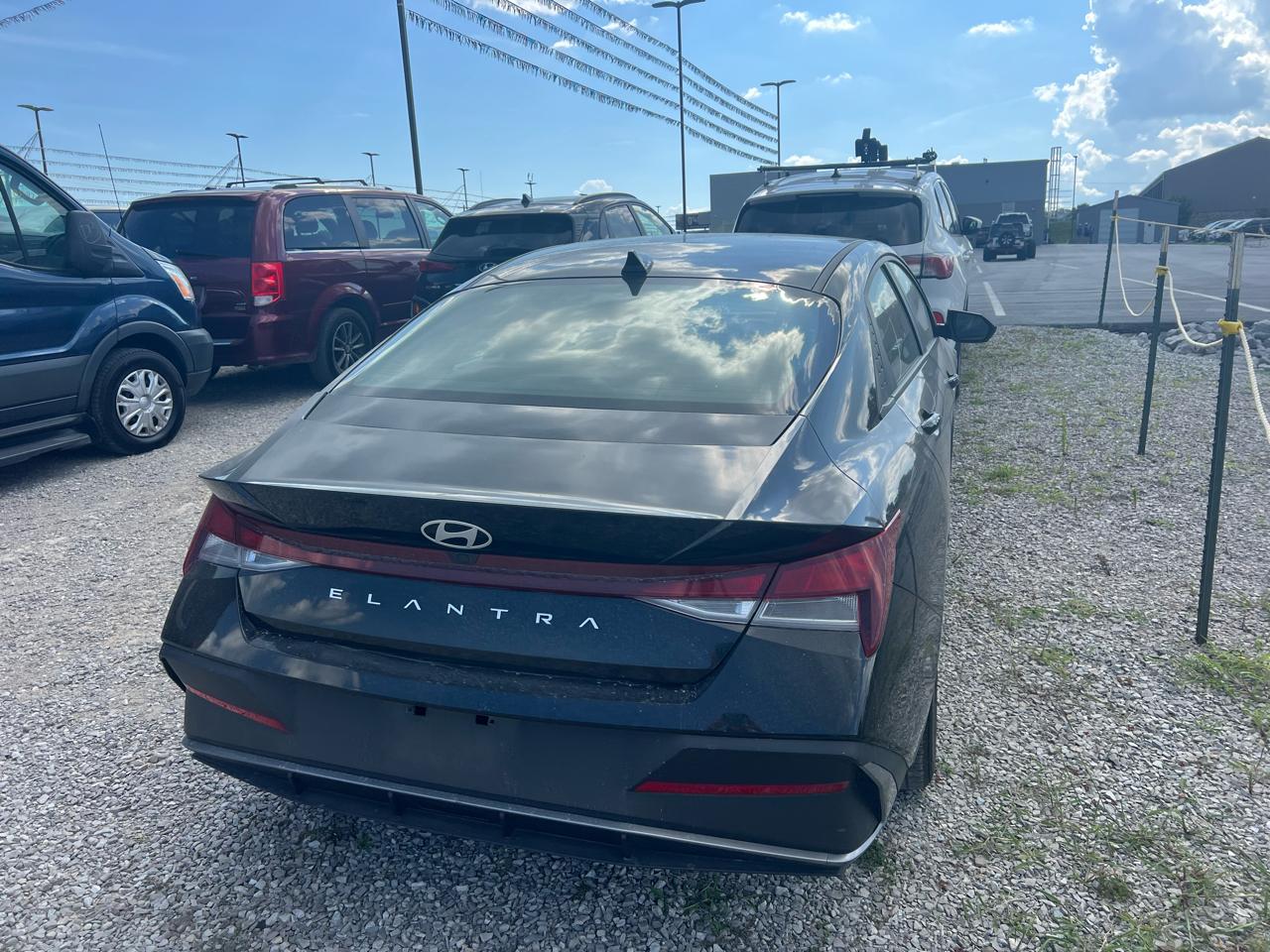 Hyundai Elantra SEL 2024