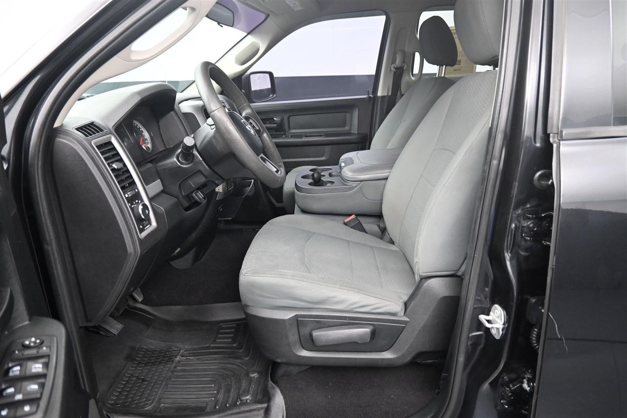 RAM 1500 Tradesman Quad Cab 4WD 2018
