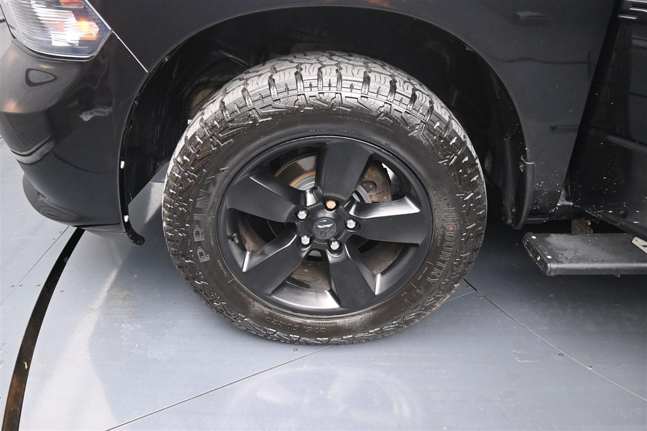 RAM 1500 Tradesman Quad Cab 4WD 2018