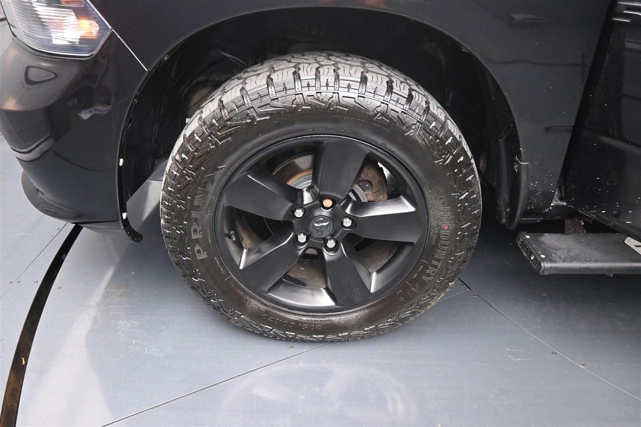 RAM 1500 Tradesman Quad Cab 4WD 2018