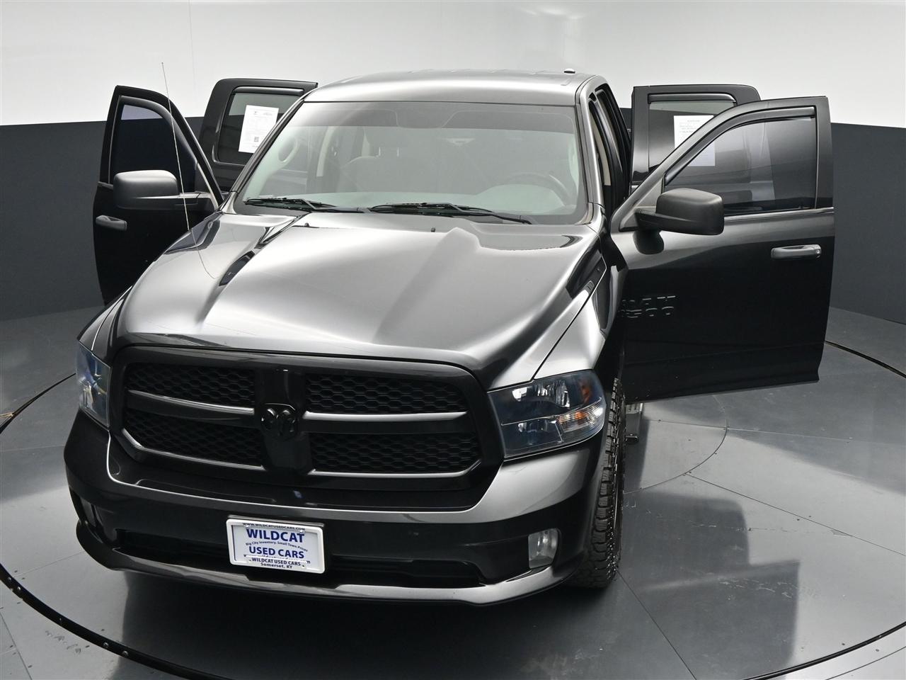 RAM 1500 Tradesman Quad Cab 4WD 2018