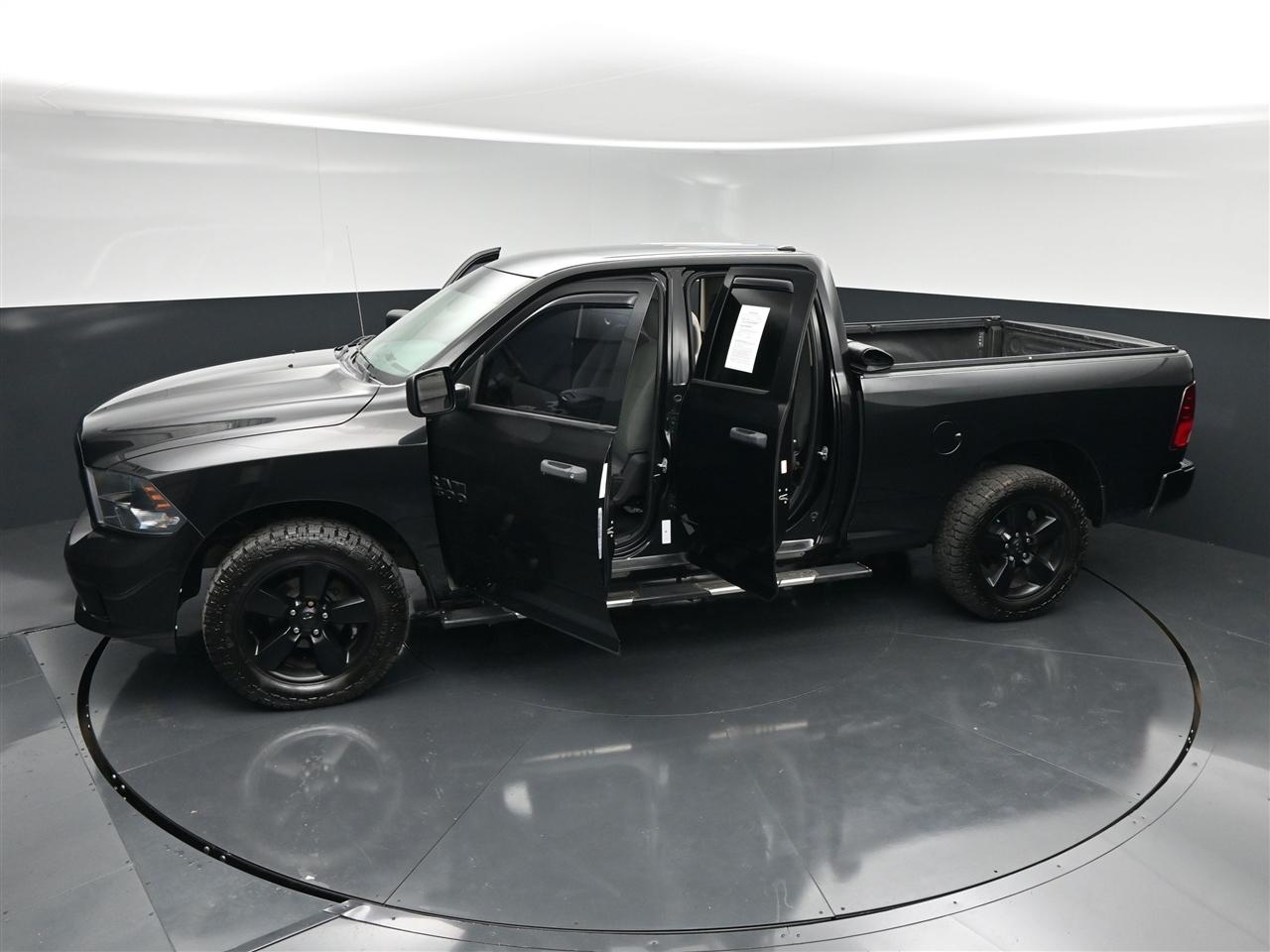 RAM 1500 Tradesman Quad Cab 4WD 2018