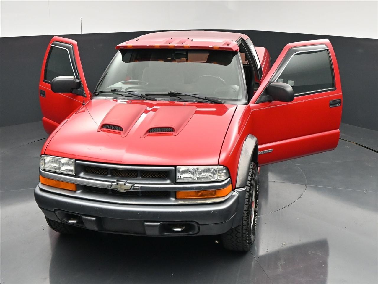 Chevrolet S10 Pickup LS Ext. Cab 4WD 2002