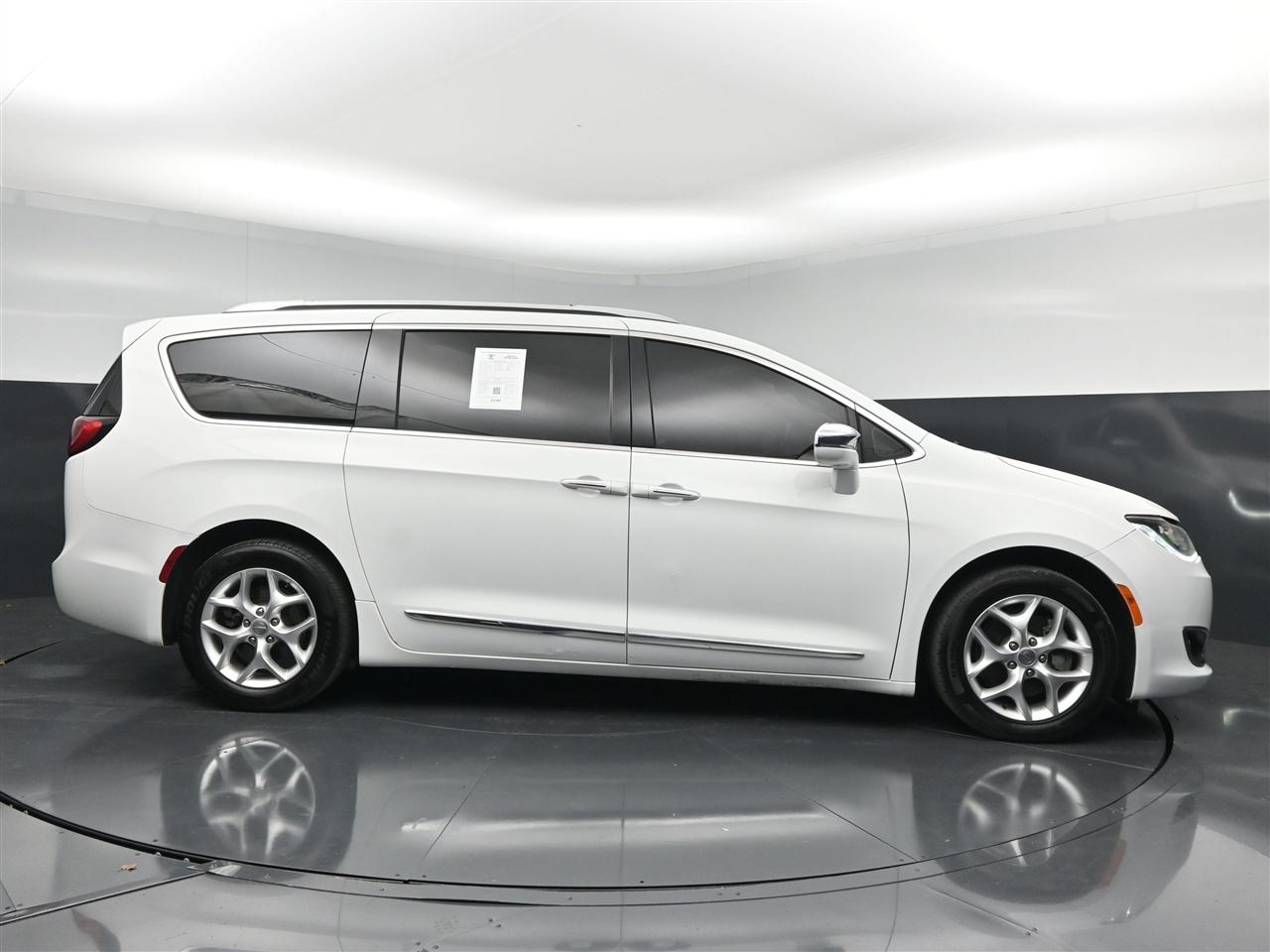 Chrysler Pacifica Limited 2020