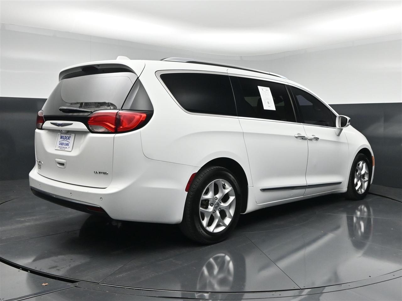 Chrysler Pacifica Limited 2020