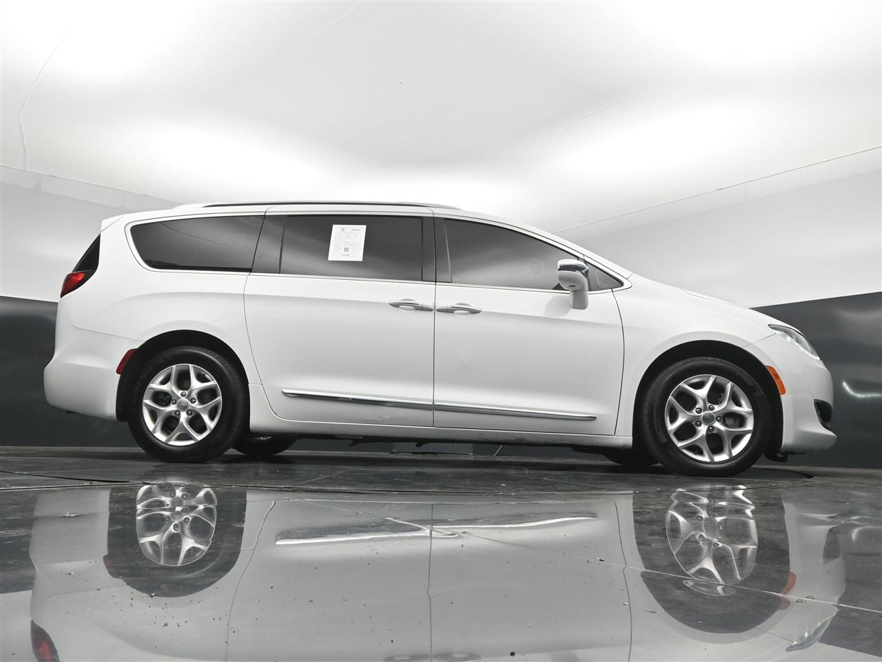 Chrysler Pacifica Limited 2020