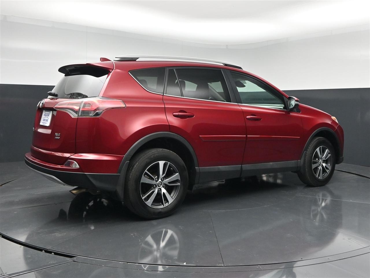 Toyota RAV4 XLE AWD 2018