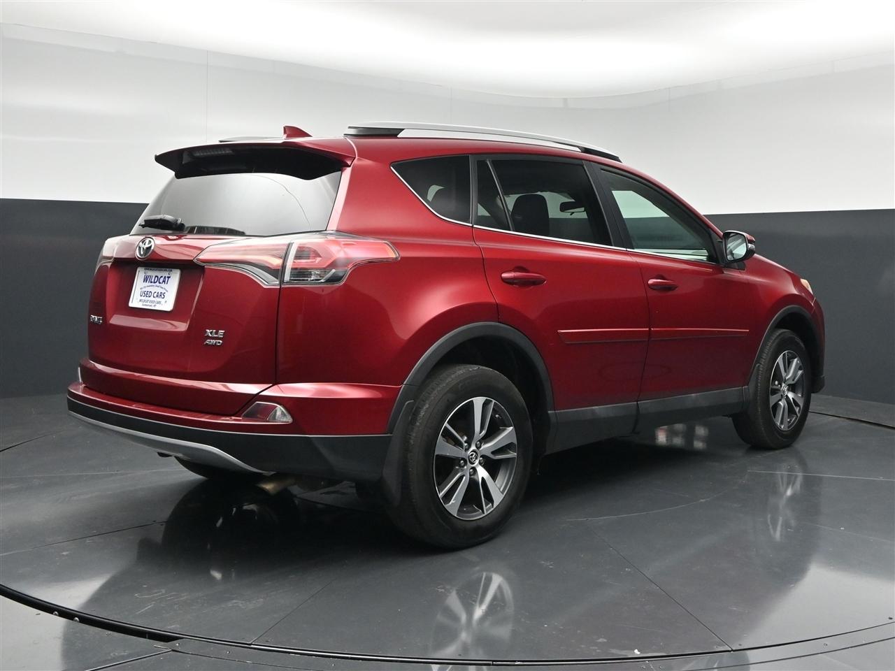 Toyota RAV4 XLE AWD 2018