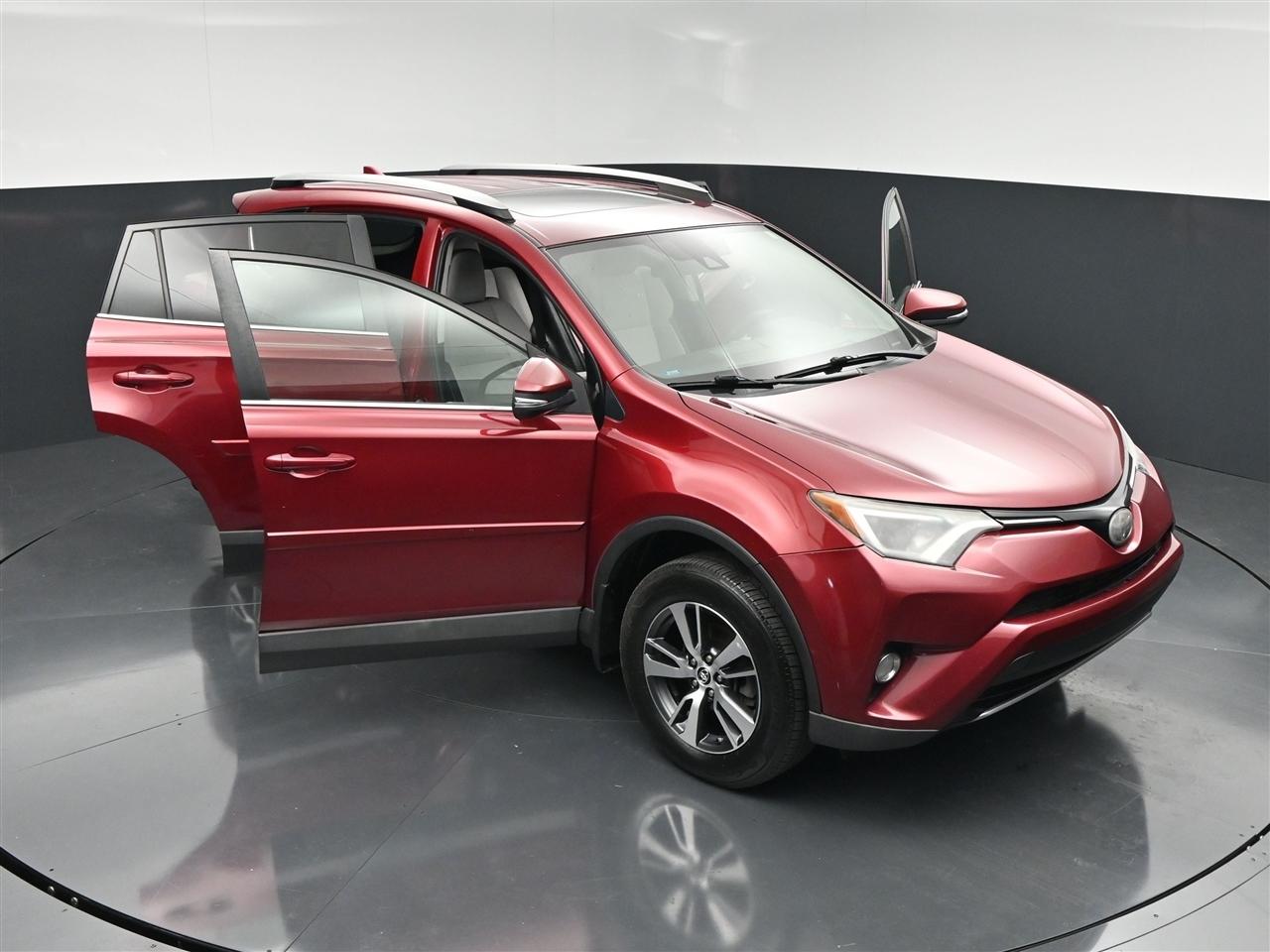 Toyota RAV4 XLE AWD 2018