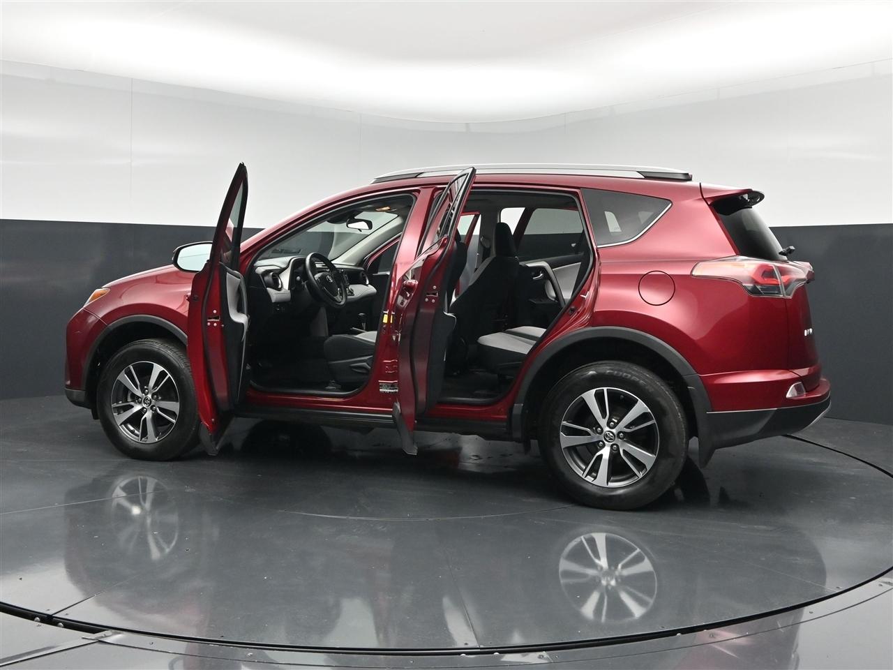 Toyota RAV4 XLE AWD 2018