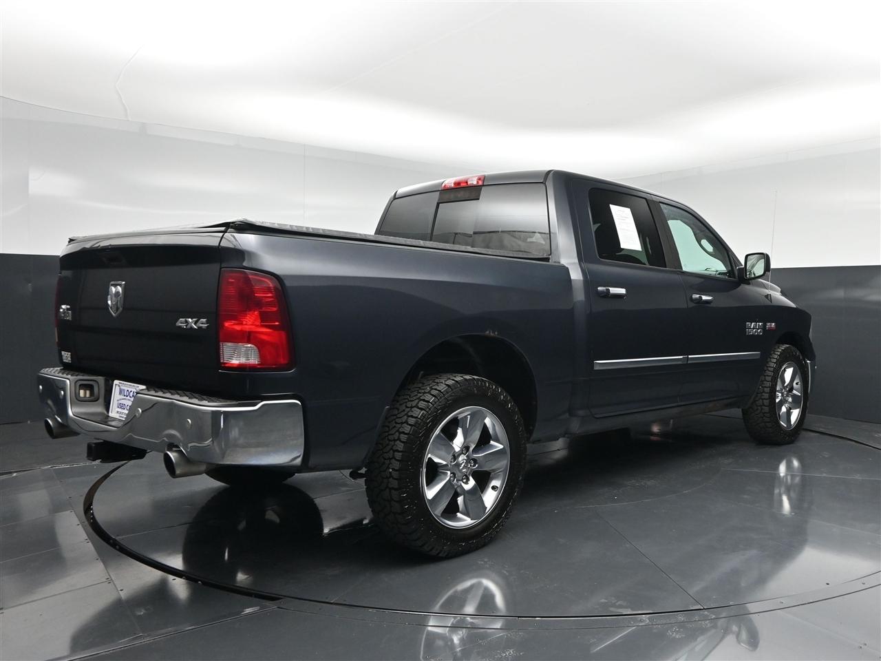 RAM 1500 SLT Crew Cab SWB 4WD 2017