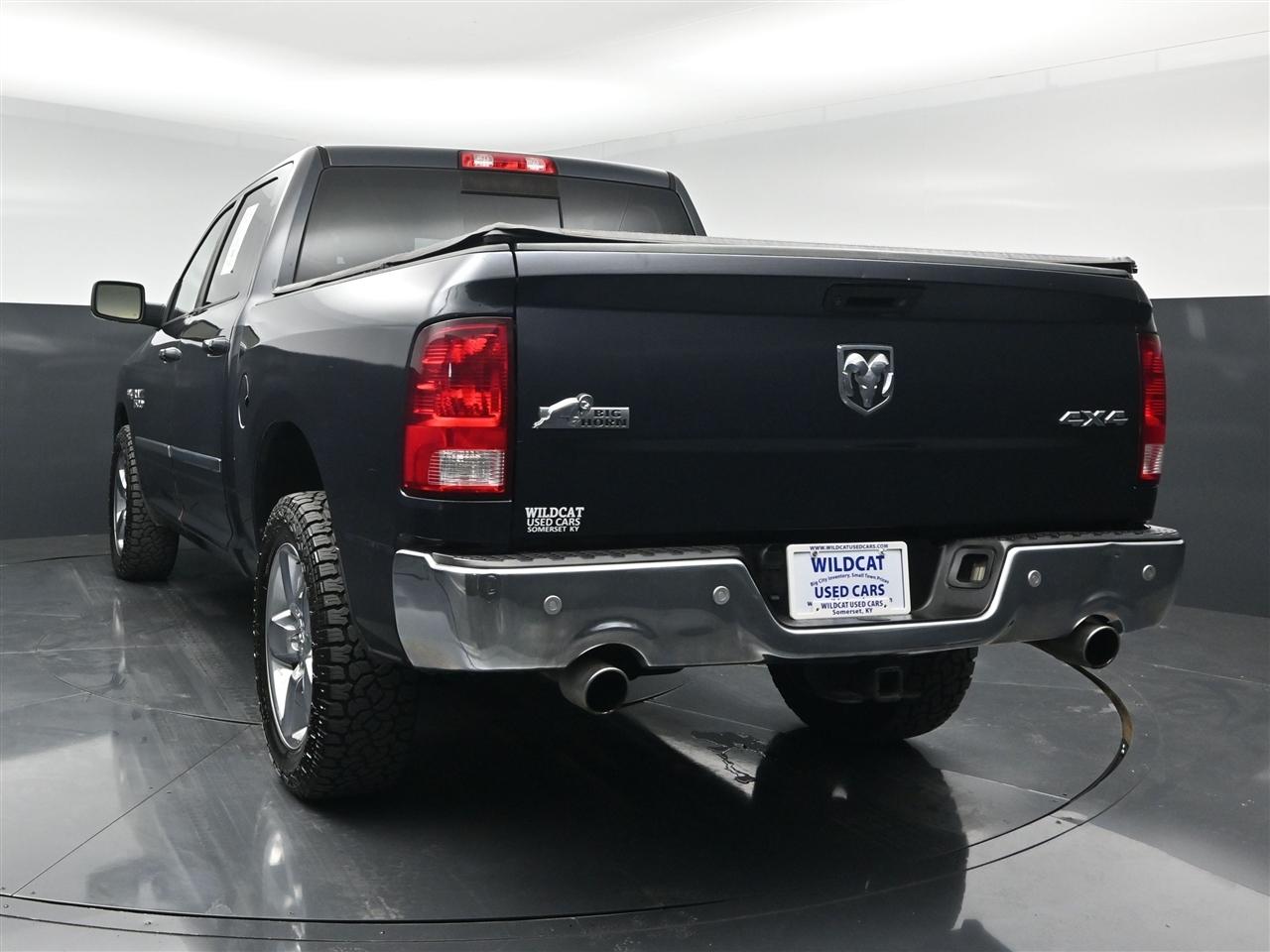 RAM 1500 SLT Crew Cab SWB 4WD 2017