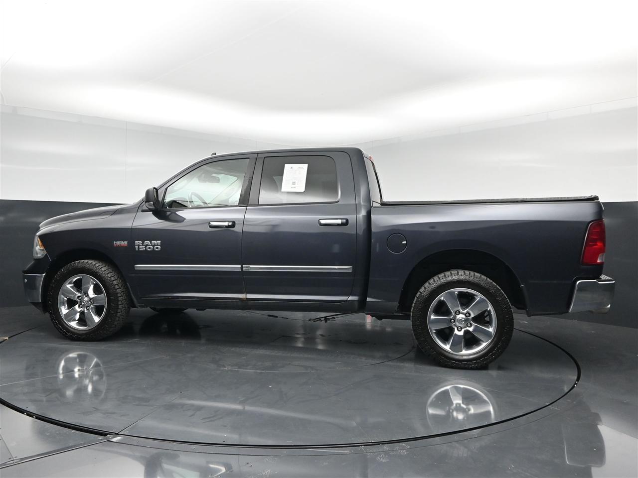 RAM 1500 SLT Crew Cab SWB 4WD 2017
