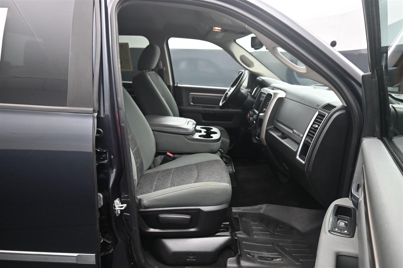 RAM 1500 SLT Crew Cab SWB 4WD 2017