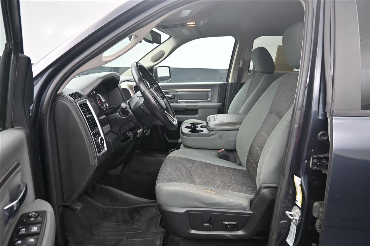RAM 1500 SLT Crew Cab SWB 4WD 2017