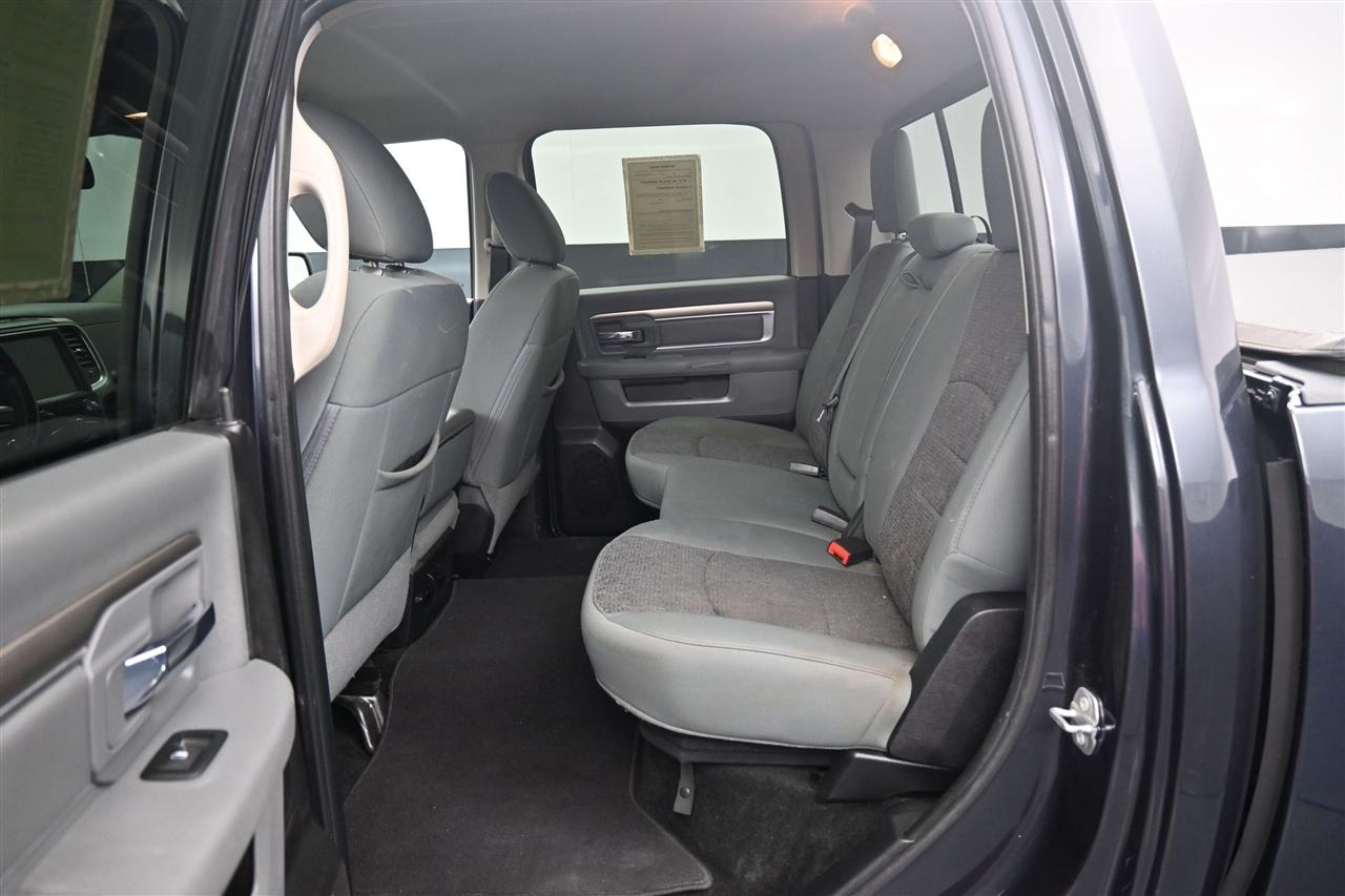 RAM 1500 SLT Crew Cab SWB 4WD 2017