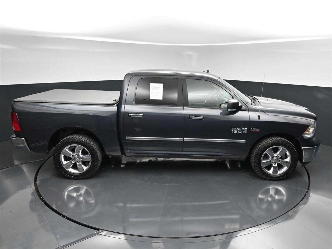 RAM 1500 SLT Crew Cab SWB 4WD 2017