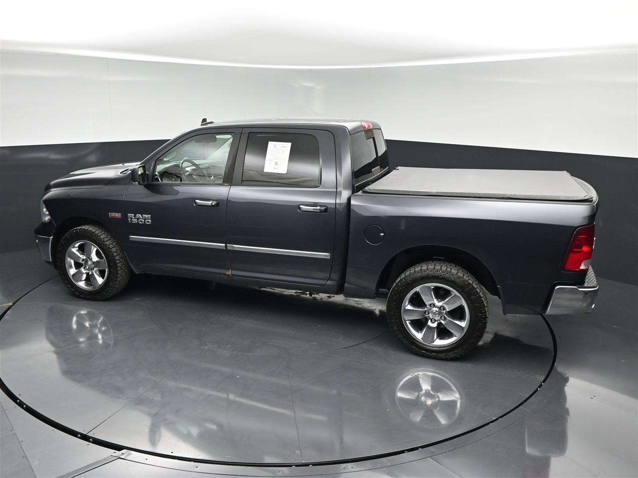 RAM 1500 SLT Crew Cab SWB 4WD 2017