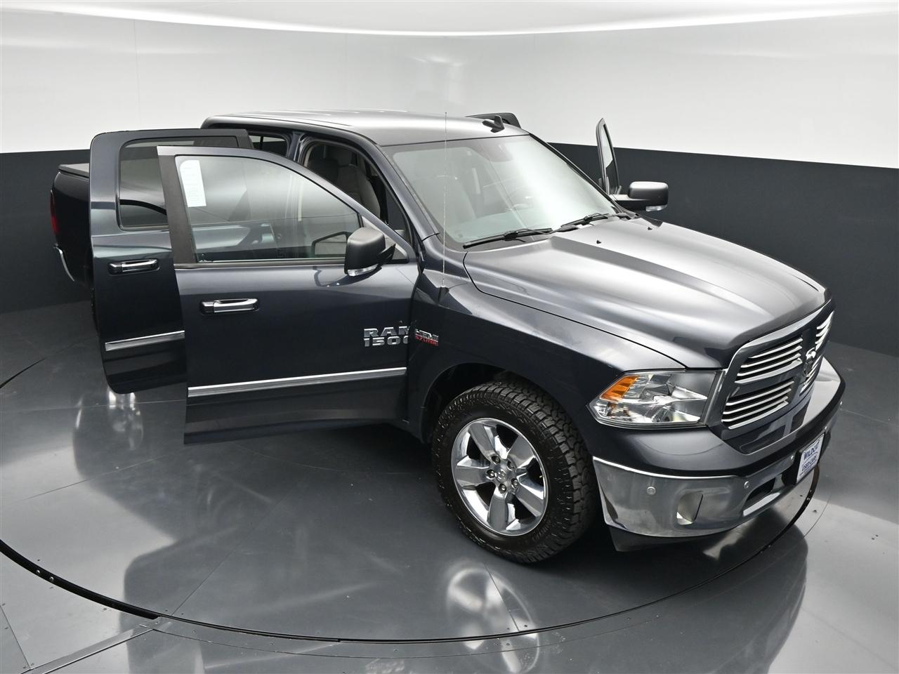 RAM 1500 SLT Crew Cab SWB 4WD 2017