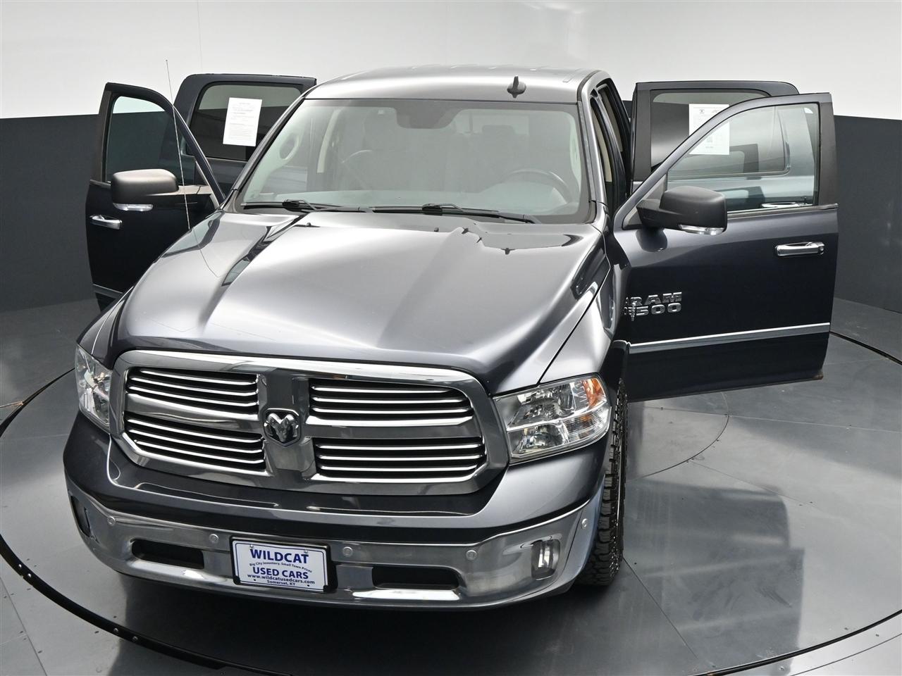 RAM 1500 SLT Crew Cab SWB 4WD 2017