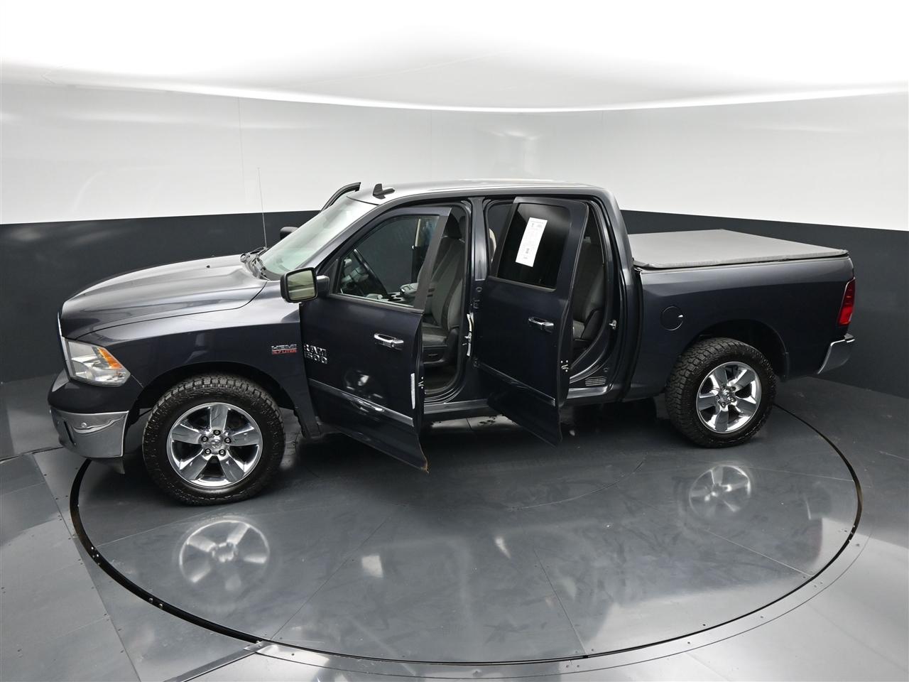 RAM 1500 SLT Crew Cab SWB 4WD 2017