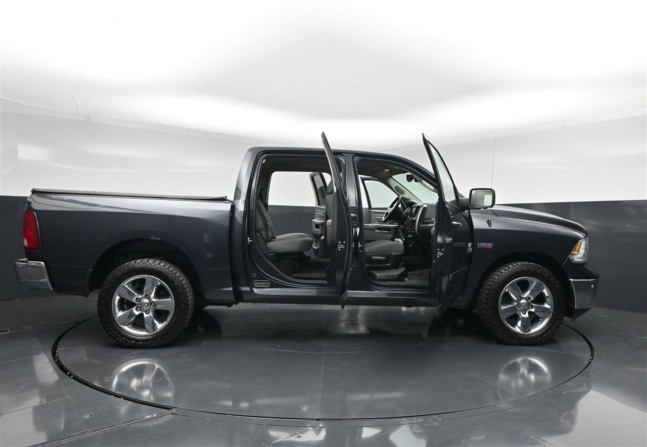 RAM 1500 SLT Crew Cab SWB 4WD 2017