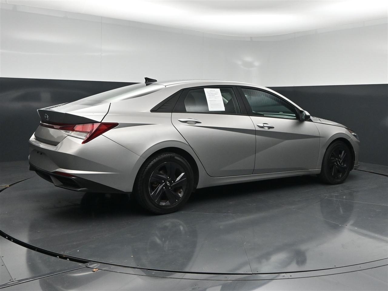 Hyundai Elantra SEL 2021