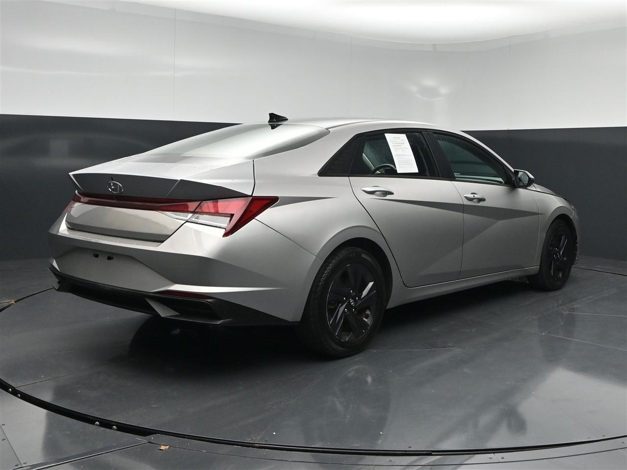 Hyundai Elantra SEL 2021