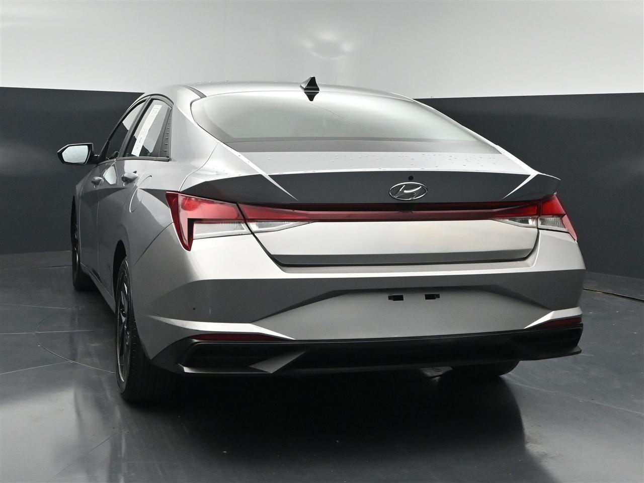 Hyundai Elantra SEL 2021