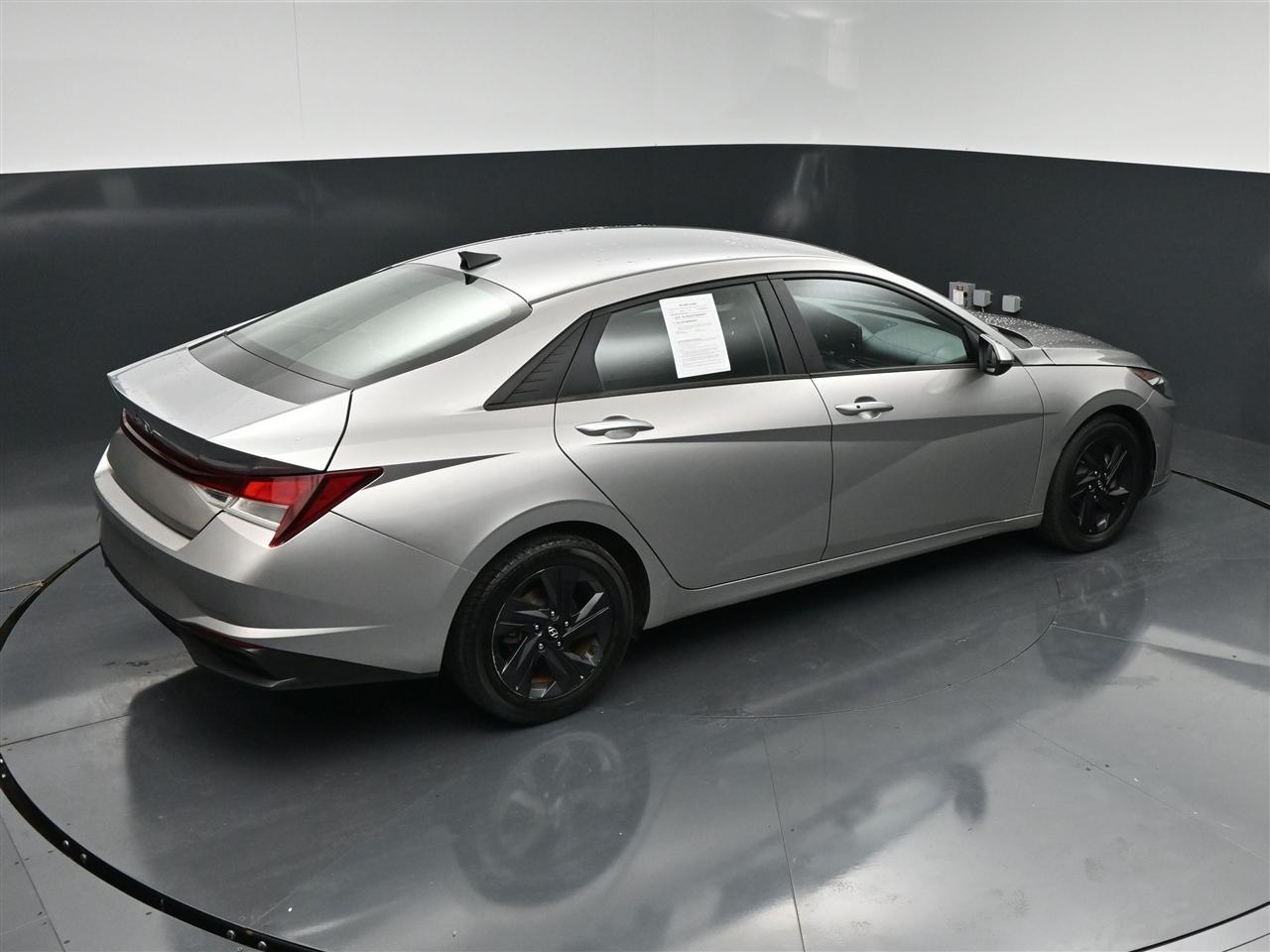 Hyundai Elantra SEL 2021