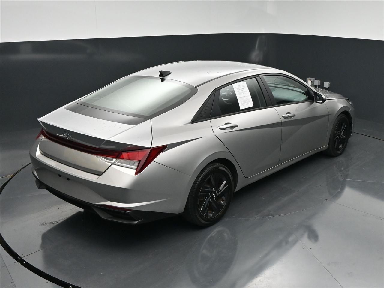 Hyundai Elantra SEL 2021