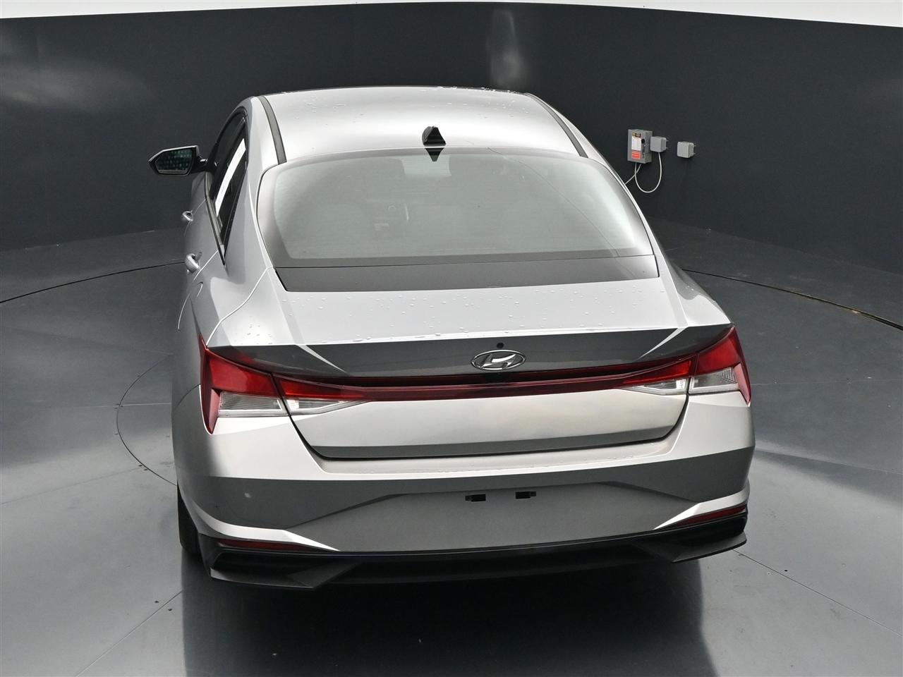 Hyundai Elantra SEL 2021