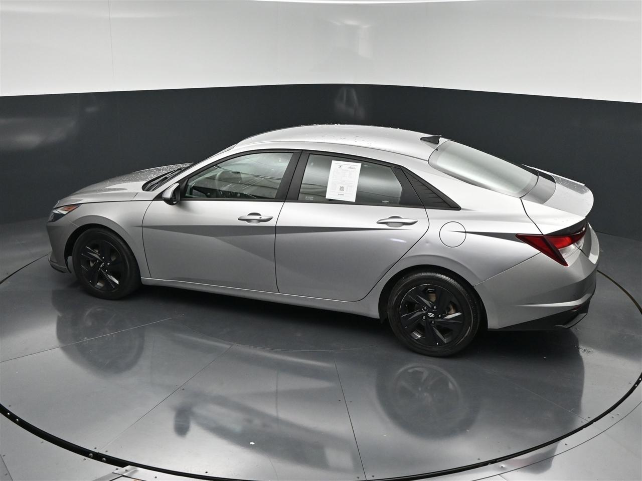 Hyundai Elantra SEL 2021