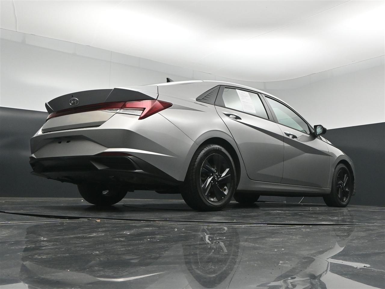 Hyundai Elantra SEL 2021