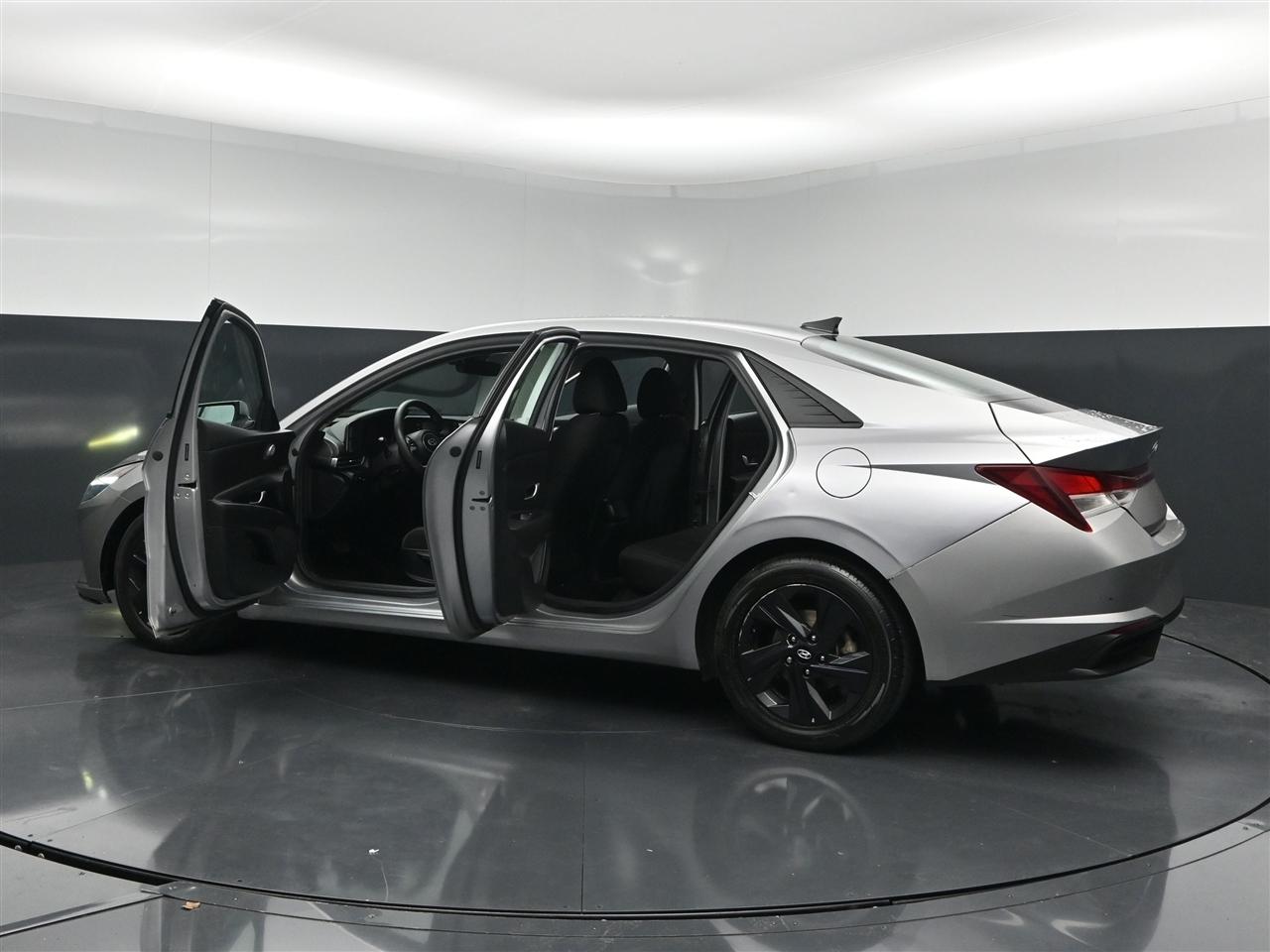 Hyundai Elantra SEL 2021