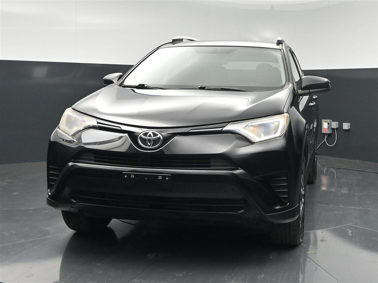 Toyota RAV4 LE AWD 2016