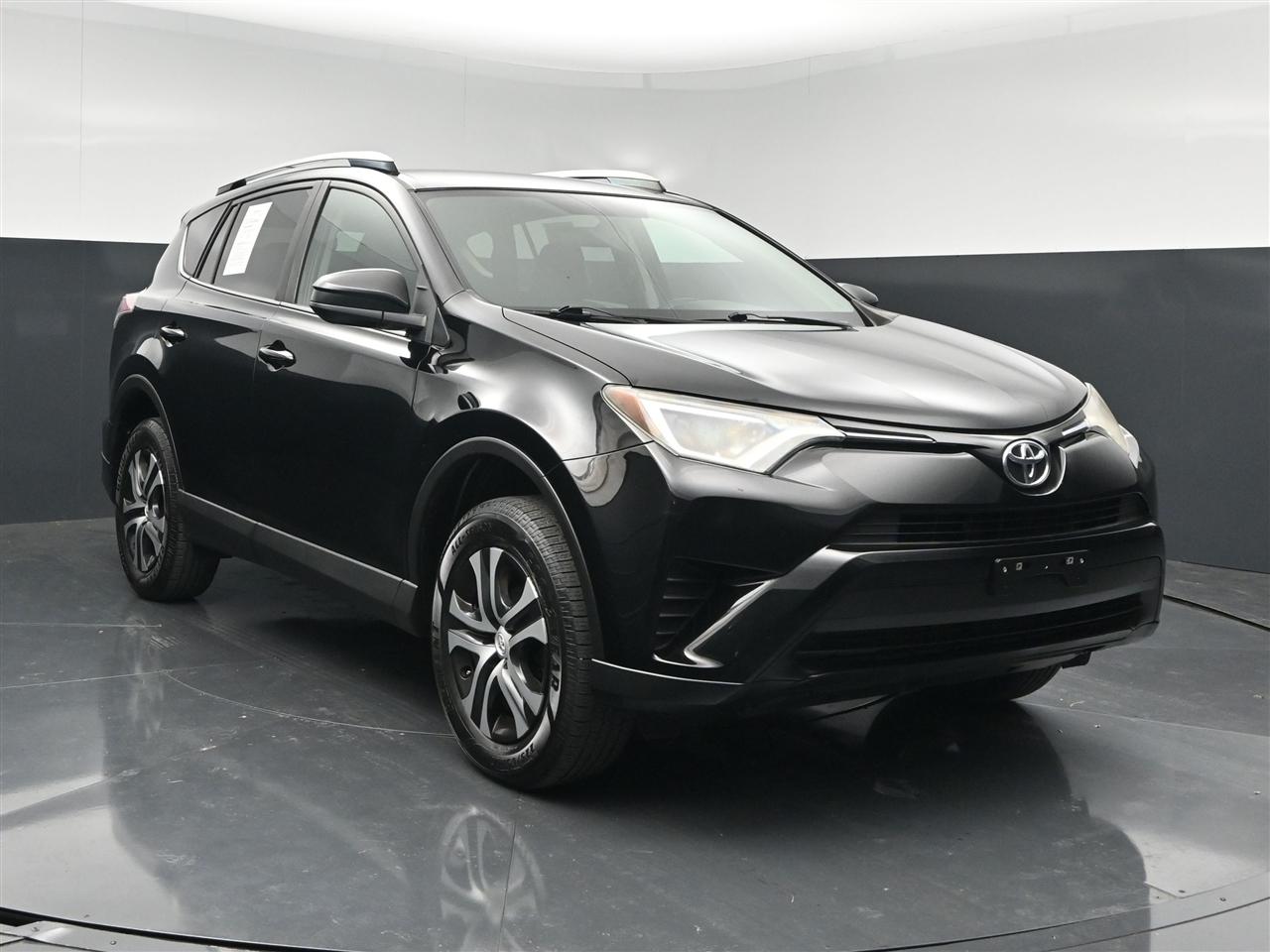 Toyota RAV4 LE AWD 2016