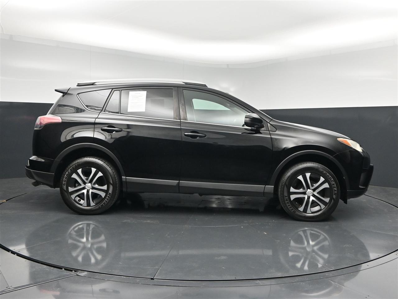 Toyota RAV4 LE AWD 2016