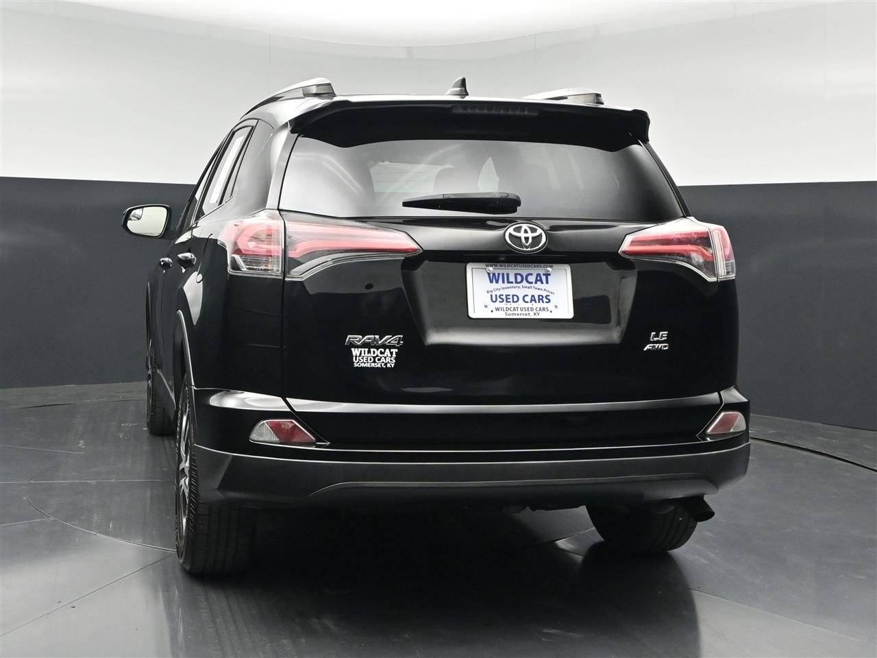 Toyota RAV4 LE AWD 2016