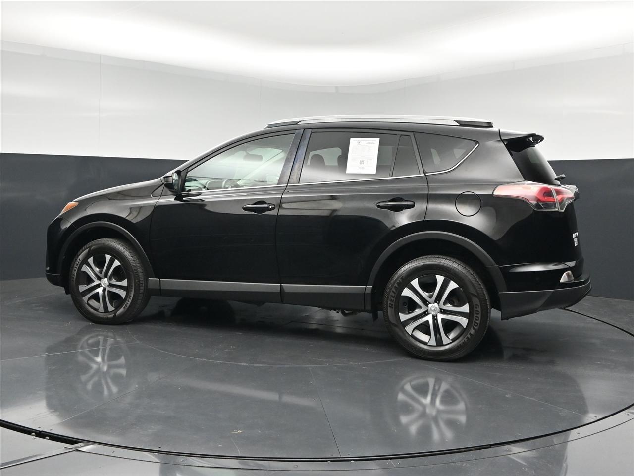 Toyota RAV4 LE AWD 2016