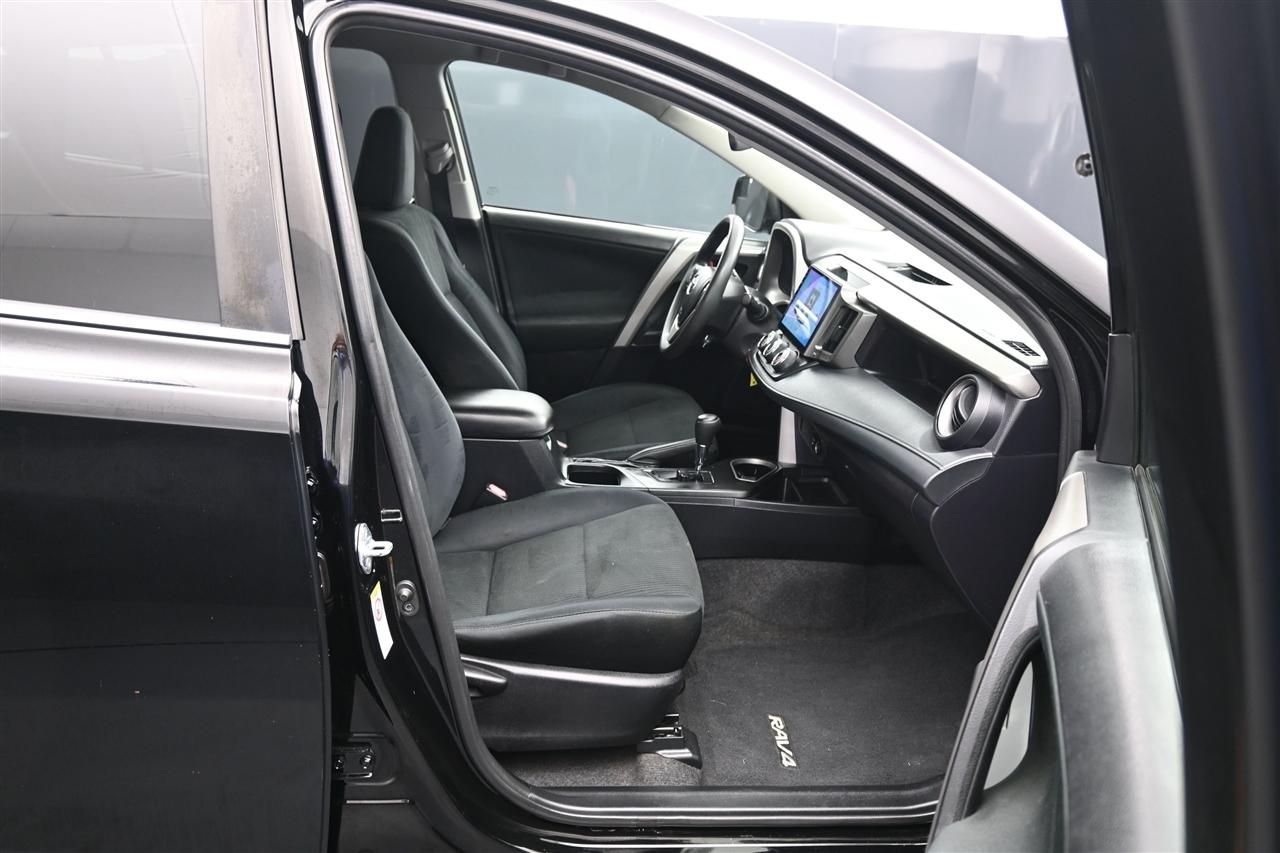 Toyota RAV4 LE AWD 2016