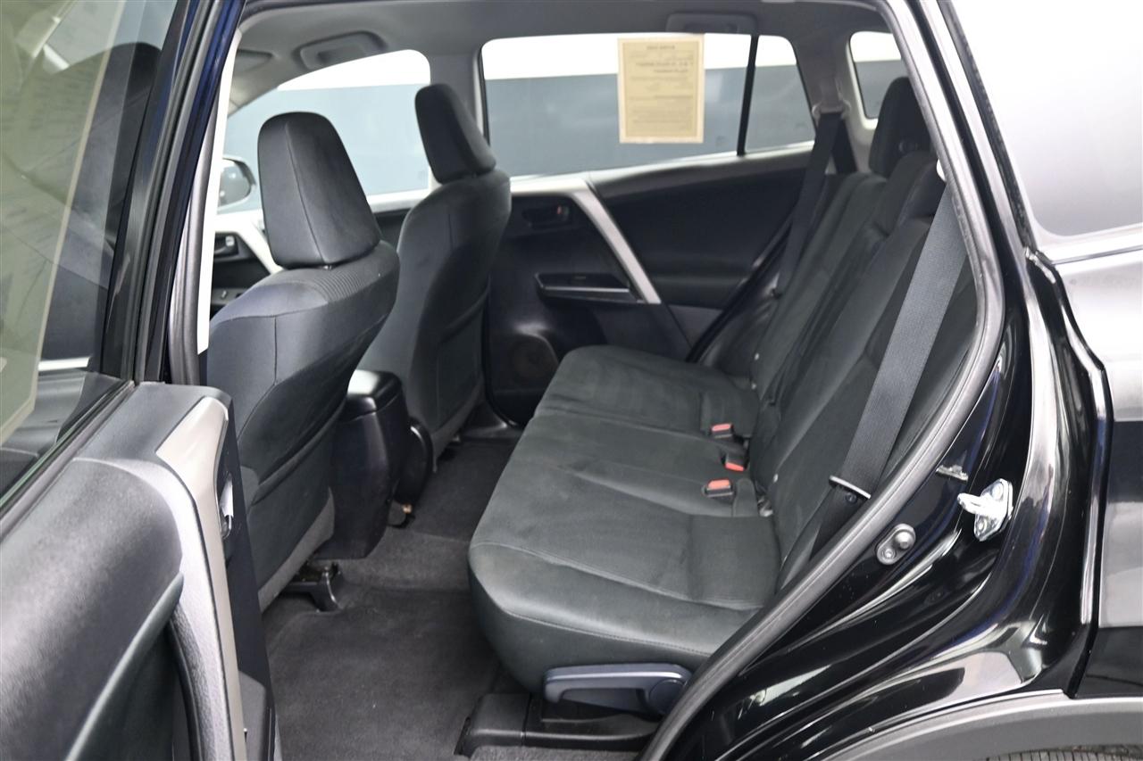 Toyota RAV4 LE AWD 2016