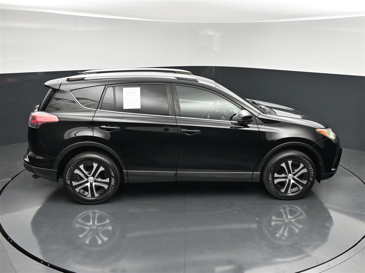 Toyota RAV4 LE AWD 2016