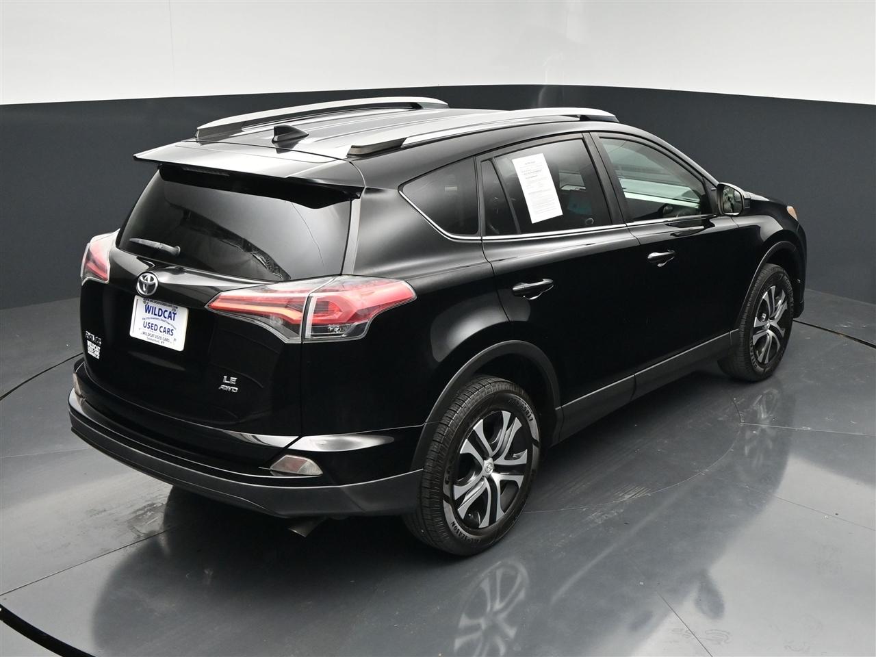 Toyota RAV4 LE AWD 2016