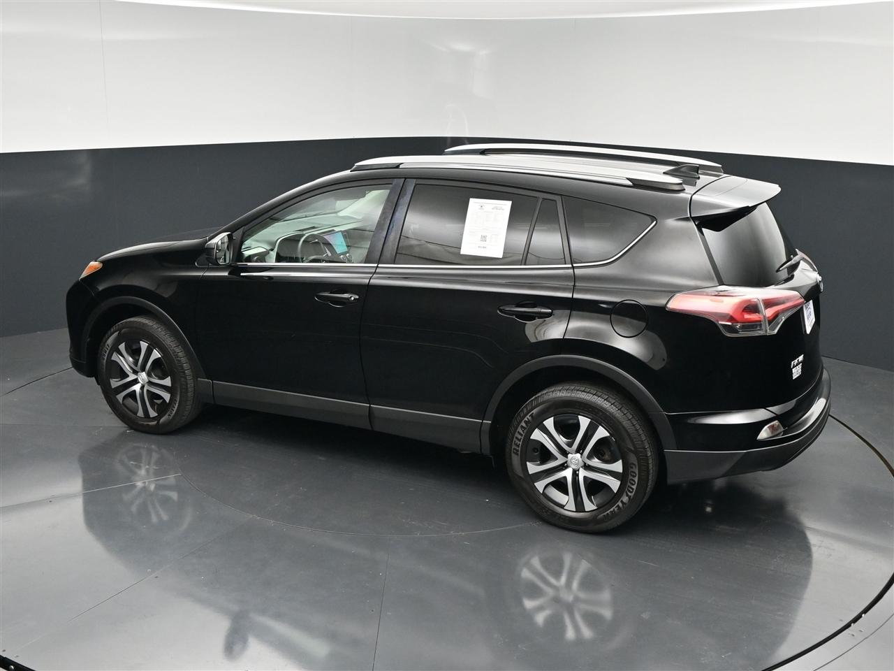 Toyota RAV4 LE AWD 2016