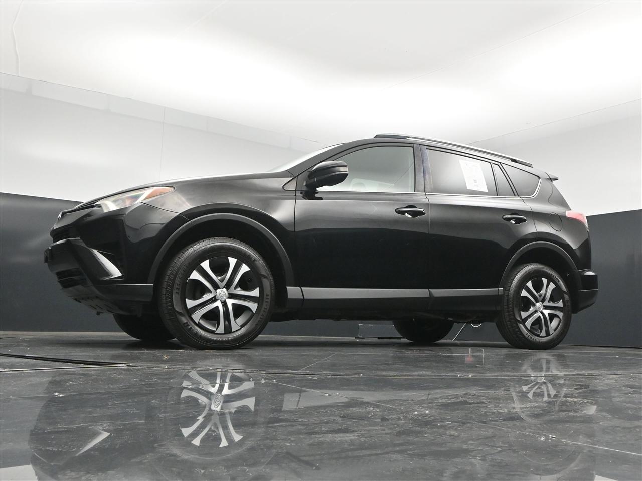 Toyota RAV4 LE AWD 2016